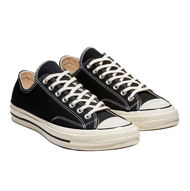 Low rise chuck taylors shop
