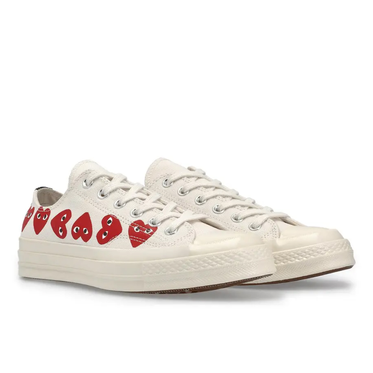 Love heart brand converse on sale